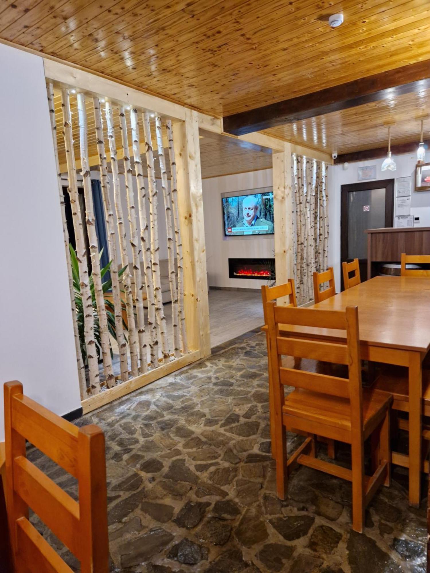 Hanul Doftana Trăisteni Екстериор снимка